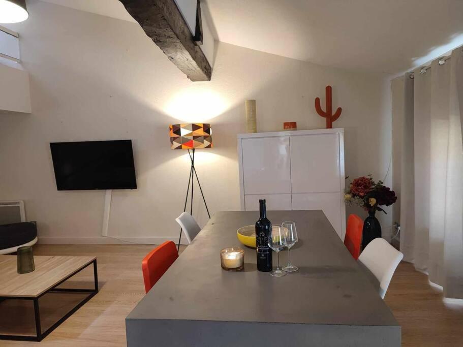 Charme De Victor Conciergeriedamecarcas Lägenhet Carcassonne Exteriör bild